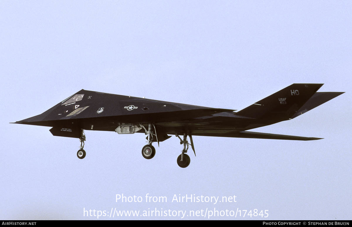 Aircraft Photo of 86-0823 / 823 | Lockheed F-117A Nighthawk | USA - Air Force | AirHistory.net #174845