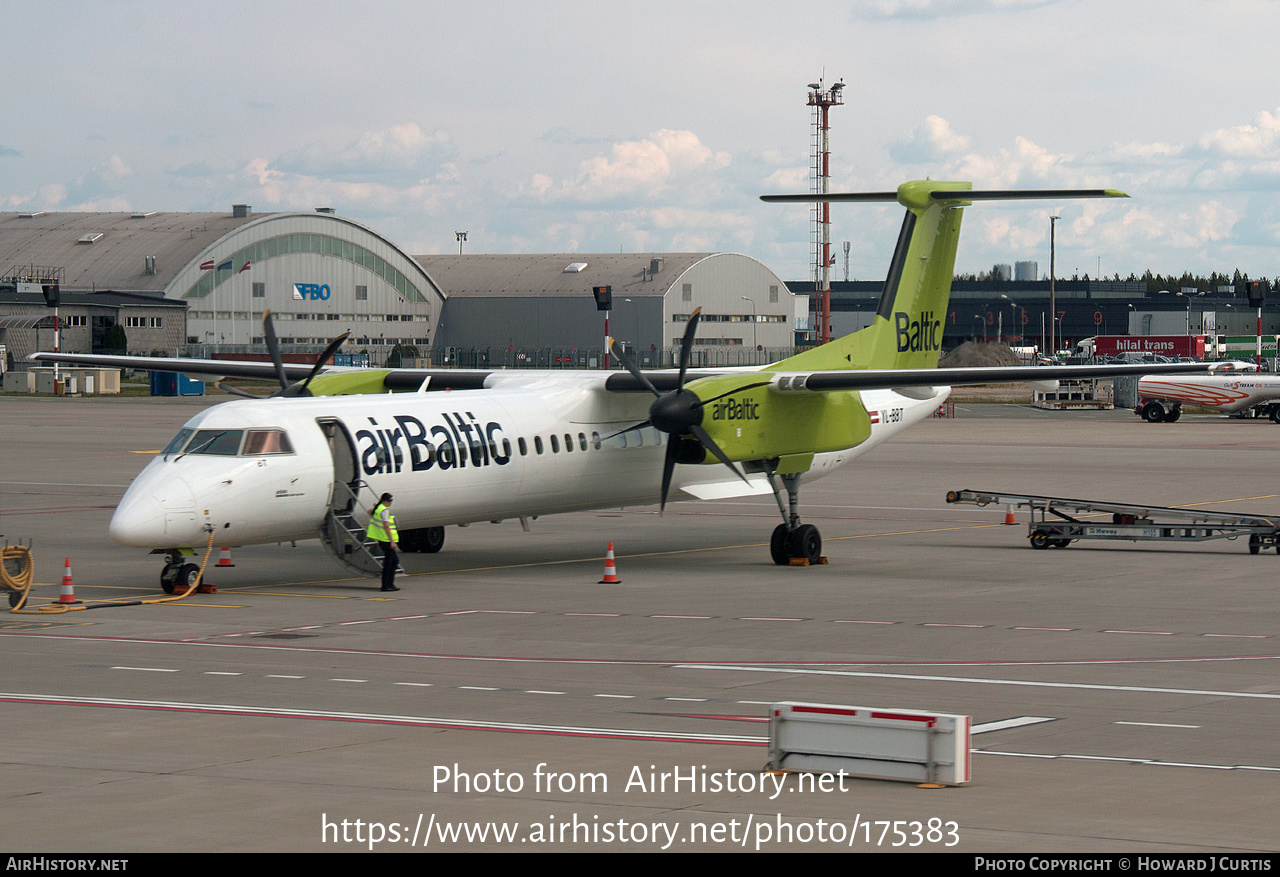 Aircraft Photo of YL-BBT | Bombardier DHC-8-402 Dash 8 | AirBaltic | AirHistory.net #175383