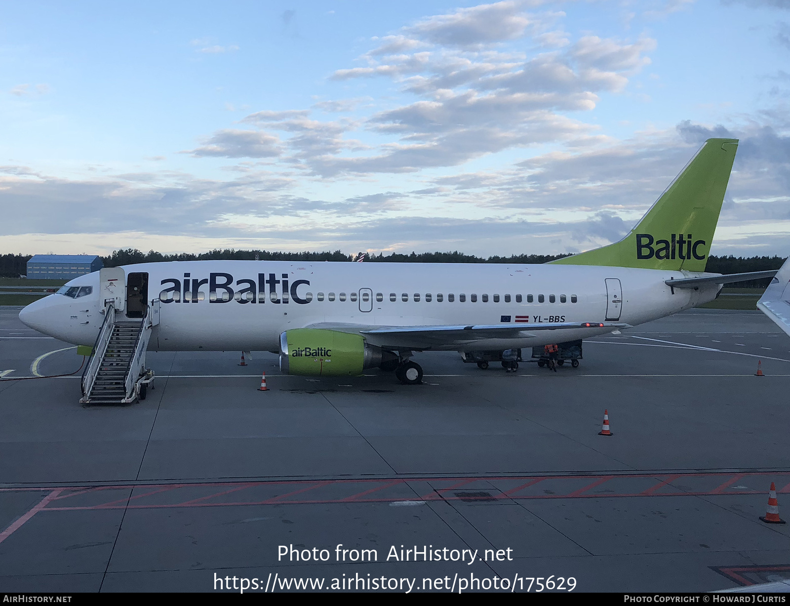 Aircraft Photo of YL-BBS | Boeing 737-31S | AirBaltic | AirHistory.net #175629