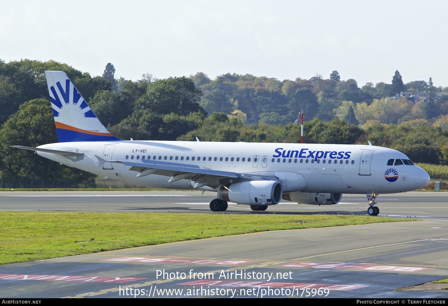 Aircraft Photo of LY-VEI | Airbus A320-233 | SunExpress | AirHistory.net #175969