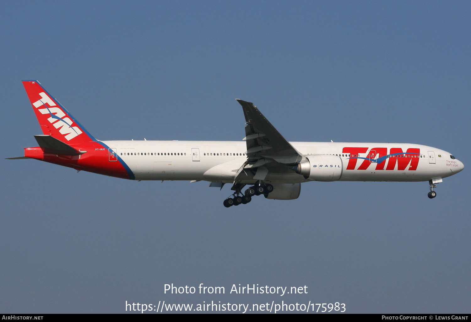 Aircraft Photo of PT-MUE | Boeing 777-32W/ER | TAM Linhas Aéreas | AirHistory.net #175983