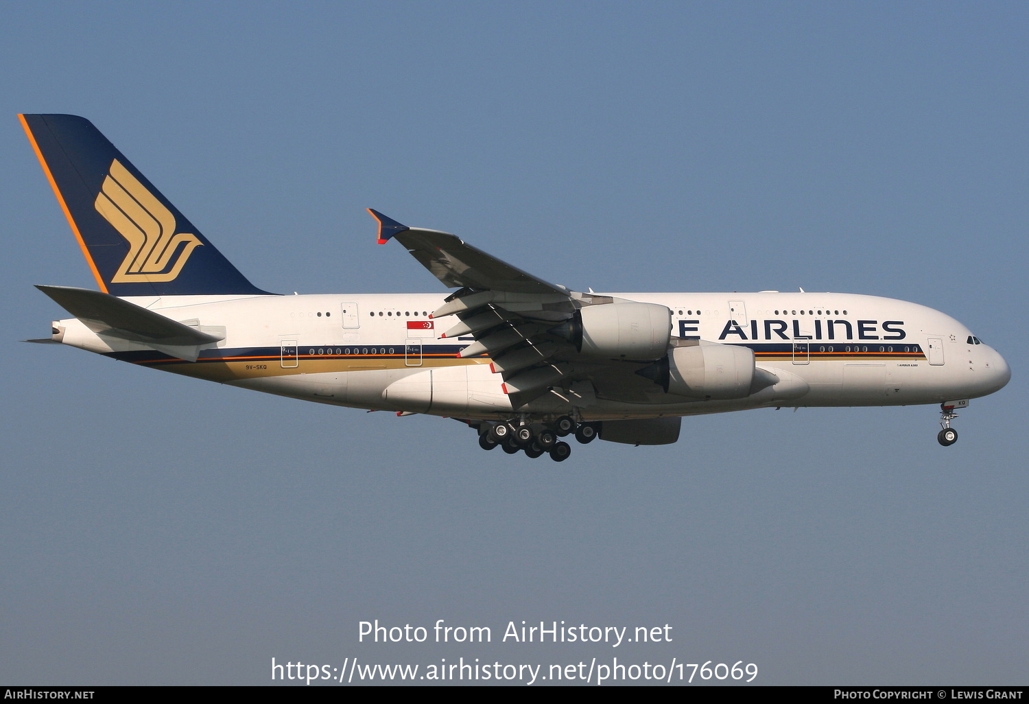 Aircraft Photo of 9V-SKQ | Airbus A380-841 | Singapore Airlines | AirHistory.net #176069