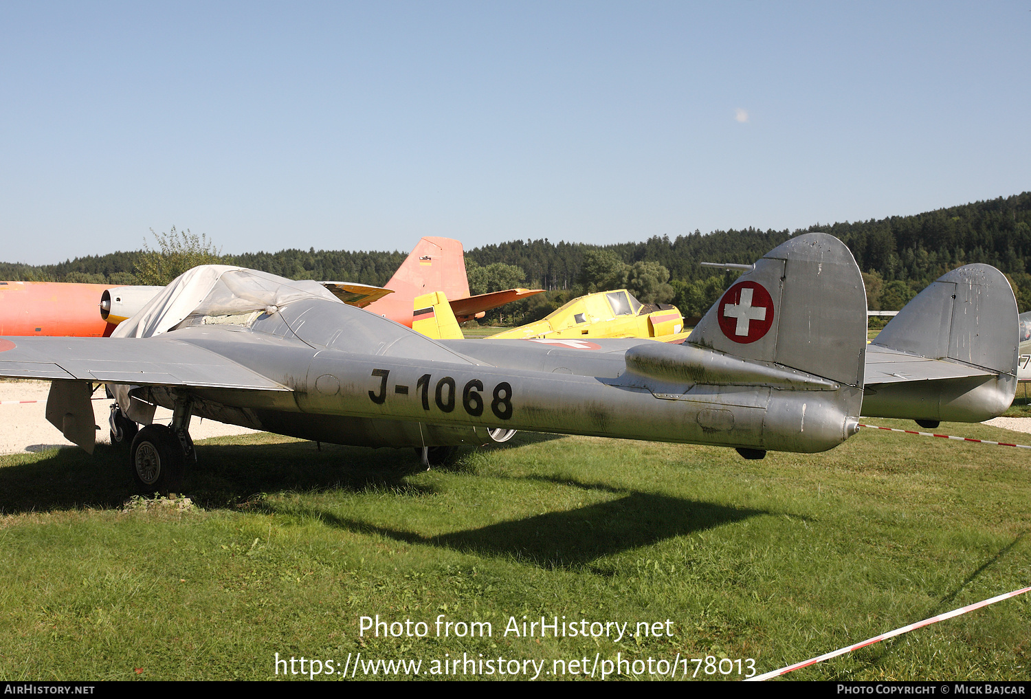 Aircraft Photo of J-1068 | De Havilland D.H. 100 Vampire FB6 | Switzerland - Air Force | AirHistory.net #178013