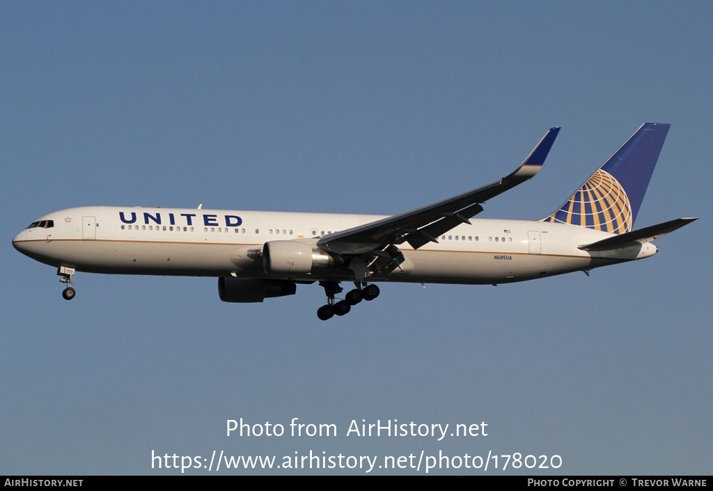 Aircraft Photo of N685UA | Boeing 767-3CB/ER | United Airlines | AirHistory.net #178020