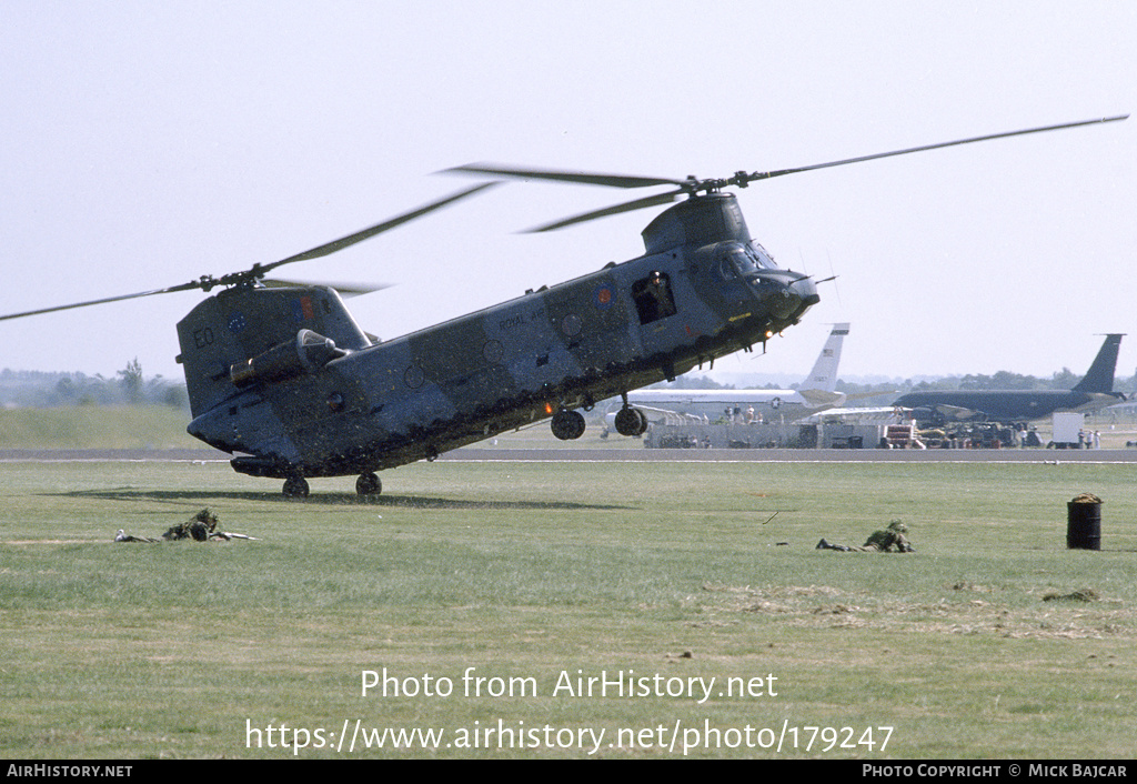 Aircraft Photo of ZA671 | Boeing Vertol Chinook HC1B (352) | UK - Air Force | AirHistory.net #179247