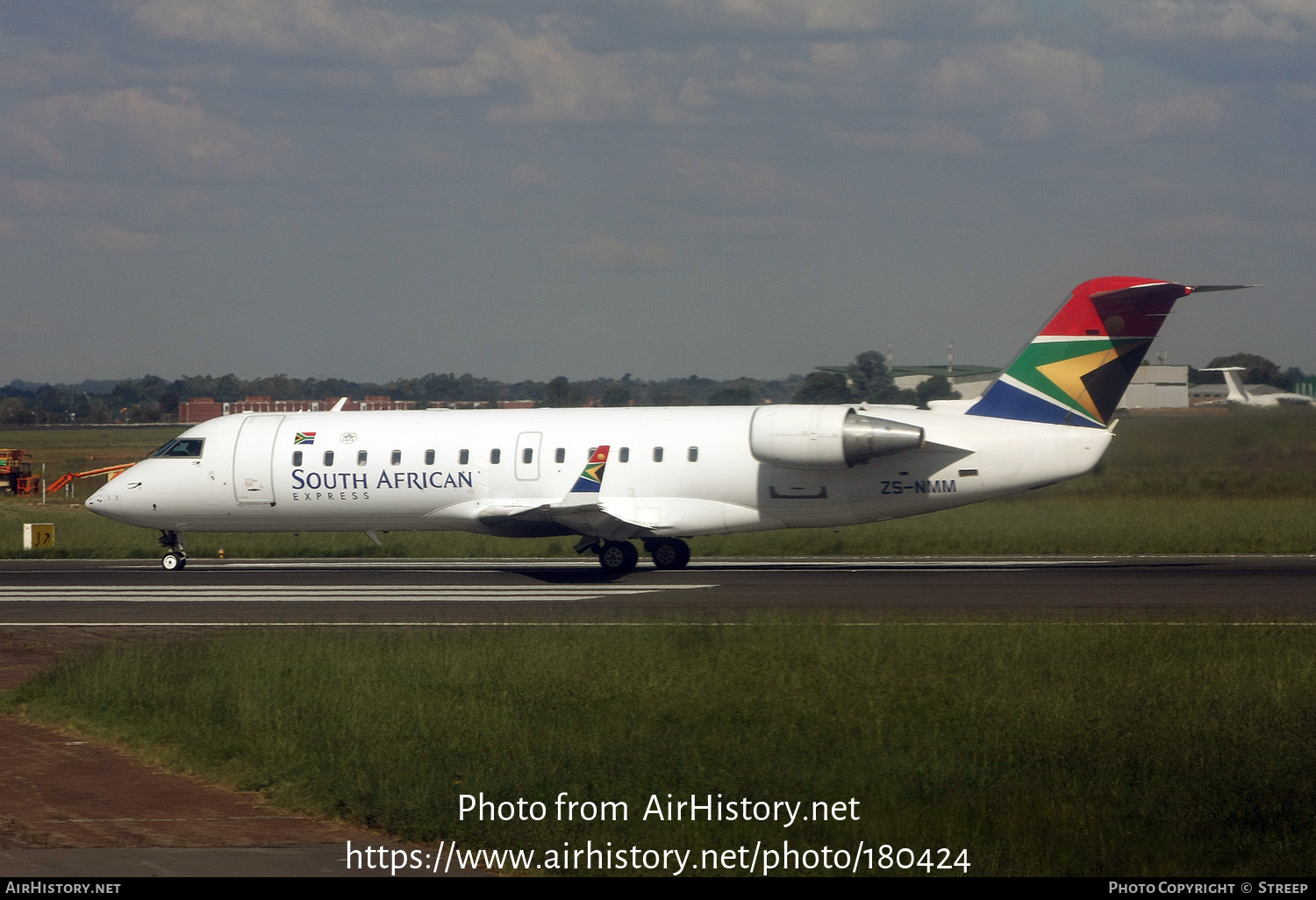 Aircraft Photo of ZS-NMM | Bombardier CRJ-200ER (CL-600-2B19) | South African Express Airways - SA Express | AirHistory.net #180424