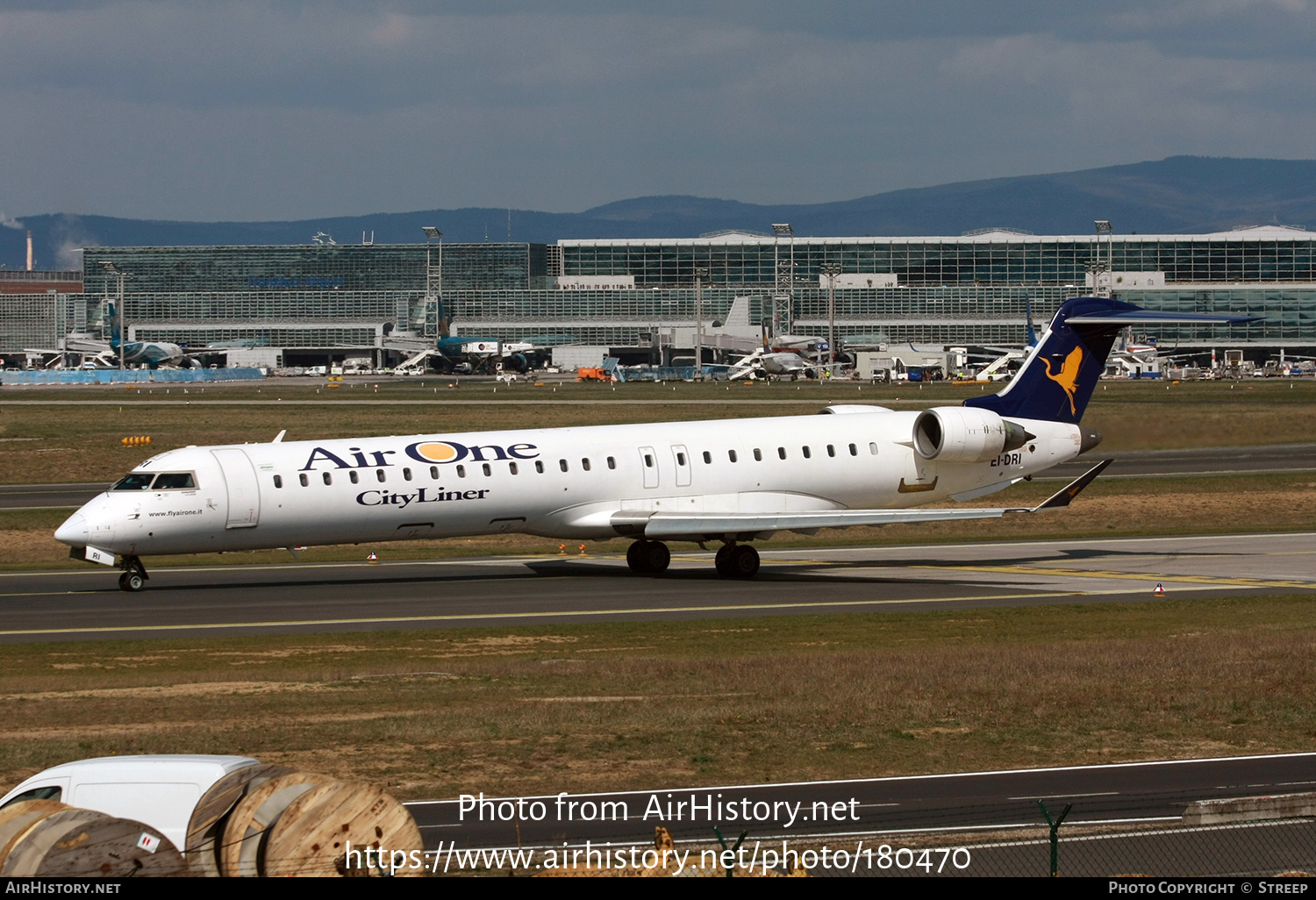 Aircraft Photo of EI-DRI | Bombardier CRJ-900ER (CL-600-2D24) | Air One CityLiner | AirHistory.net #180470