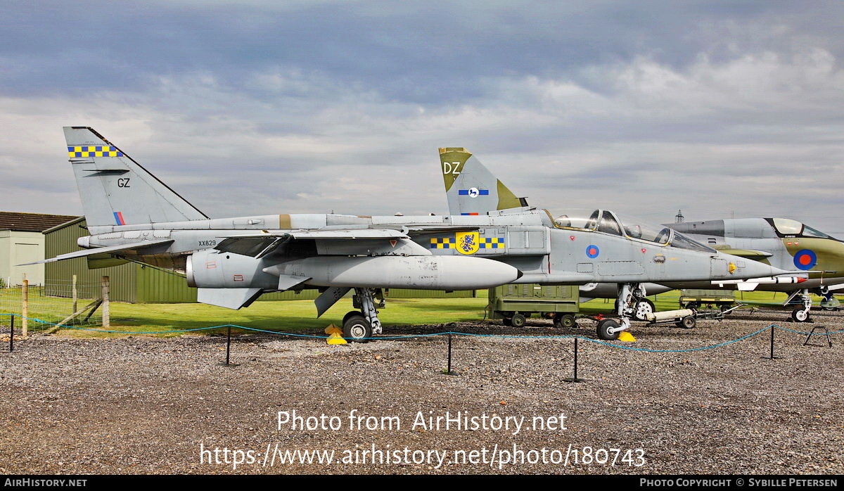 Aircraft Photo of XX829 | Sepecat Jaguar T2A | UK - Air Force | AirHistory.net #180743