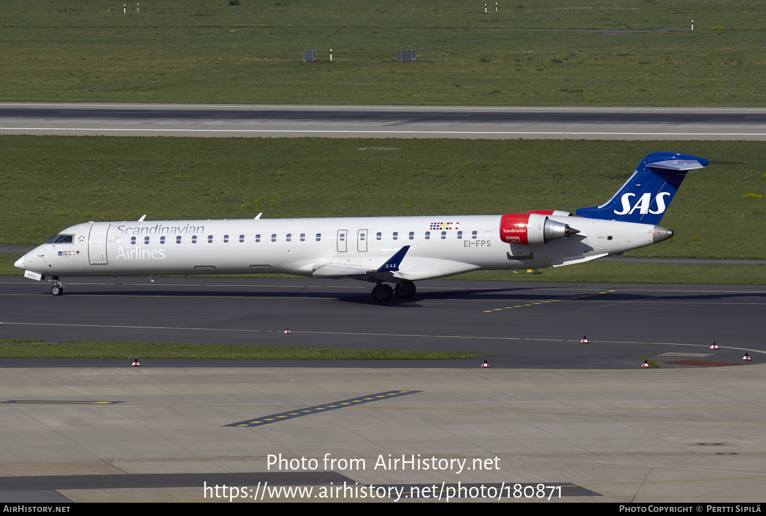 Aircraft Photo of EI-FPS | Bombardier CRJ-900LR (CL-600-2D24) | Scandinavian Airlines - SAS | AirHistory.net #180871