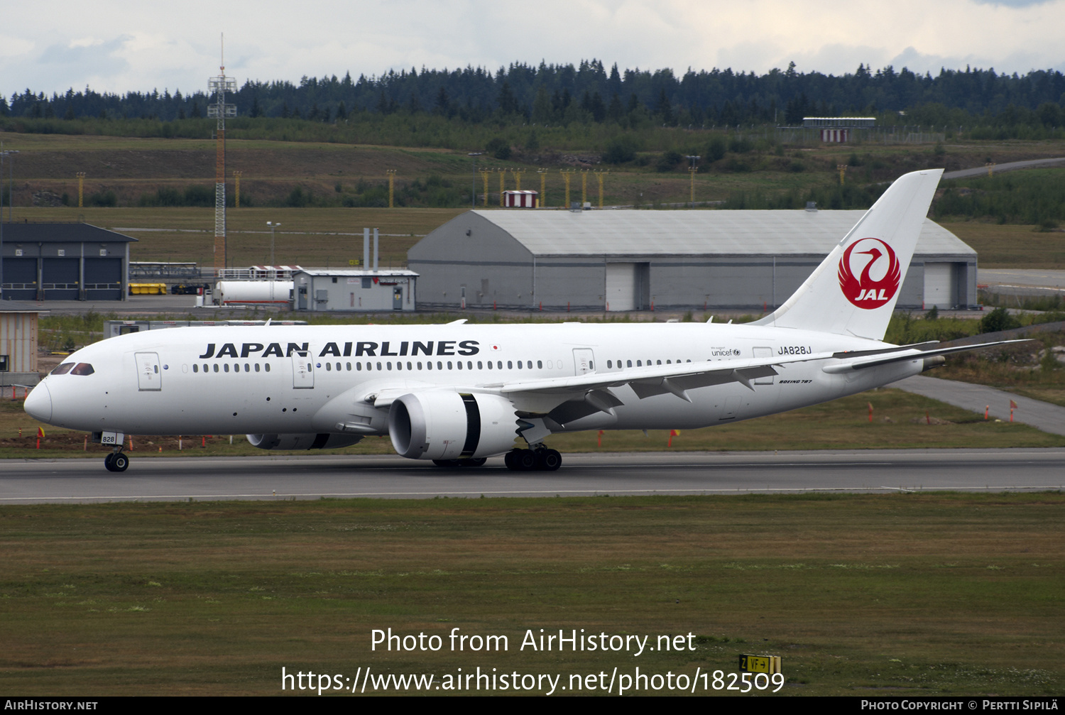 Aircraft Photo of JA828J | Boeing 787-8 Dreamliner | Japan Airlines - JAL | AirHistory.net #182509