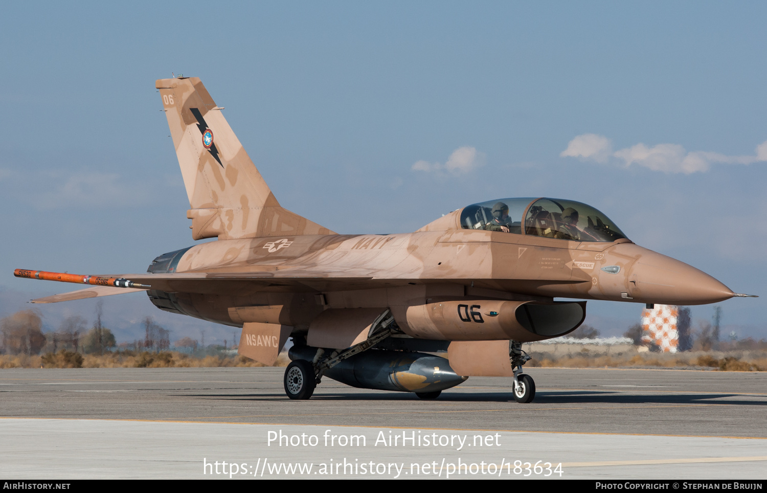 Aircraft Photo of 920460 | Lockheed F-16B Fighting Falcon | USA - Navy | AirHistory.net #183634