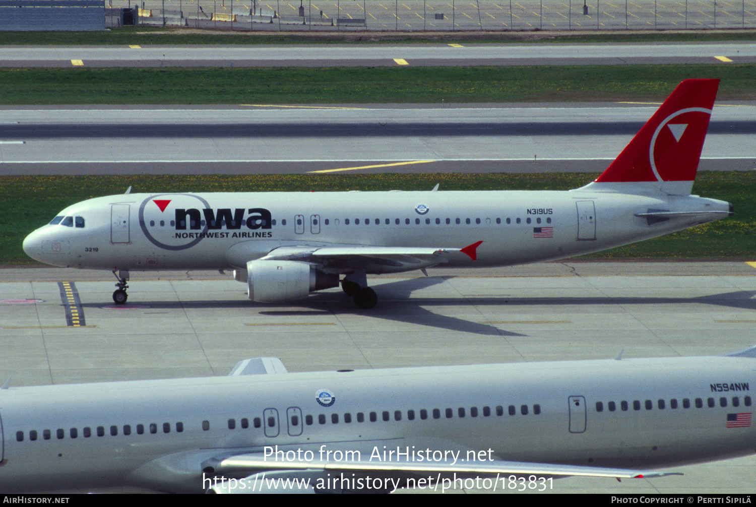 Aircraft Photo of N319US | Airbus A320-211 | Northwest Airlines | AirHistory.net #183831