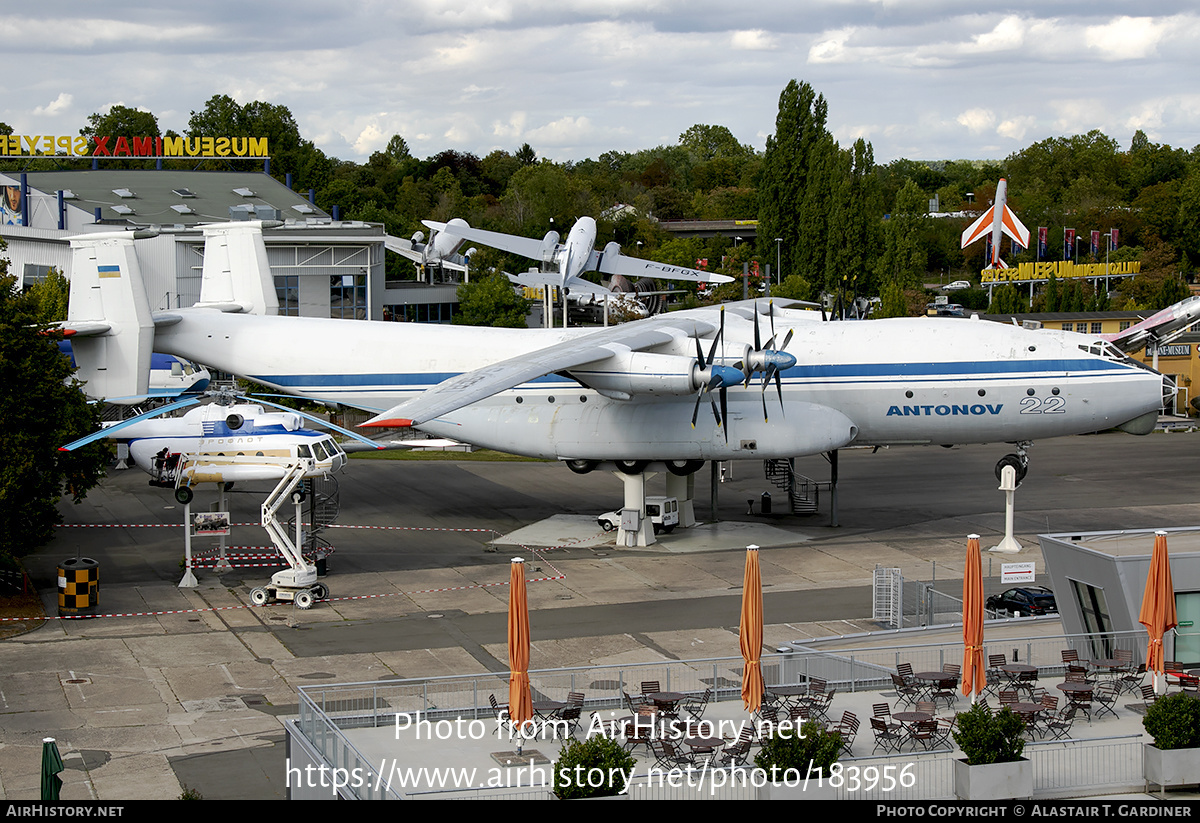 Aircraft Photo of UR-64460 | Antonov An-22 Antei | AirHistory.net #183956