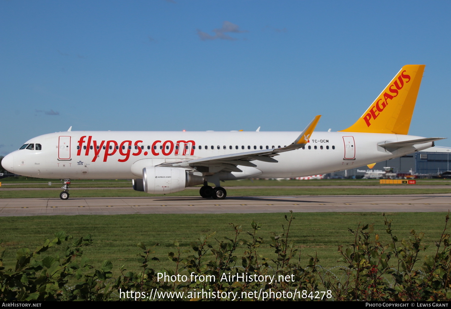 Aircraft Photo of TC-DCM | Airbus A320-214 | Pegasus Airlines | AirHistory.net #184278