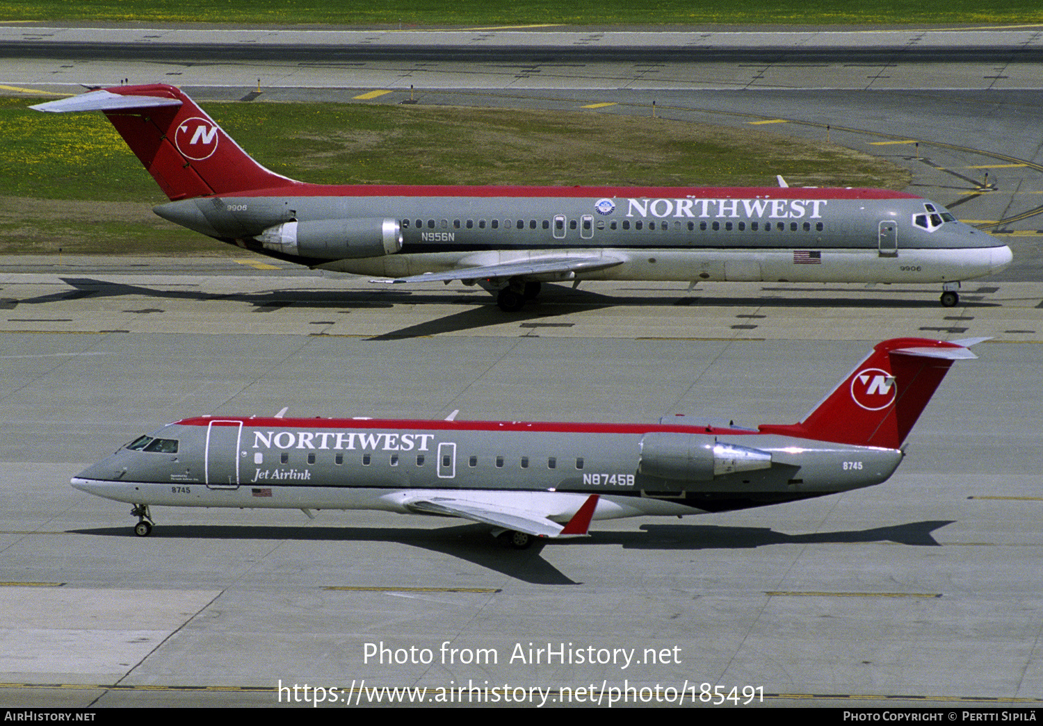 Aircraft Photo of N8745B | Bombardier CRJ-440 (CL-600-2B19) | Northwest Jet Airlink | AirHistory.net #185491