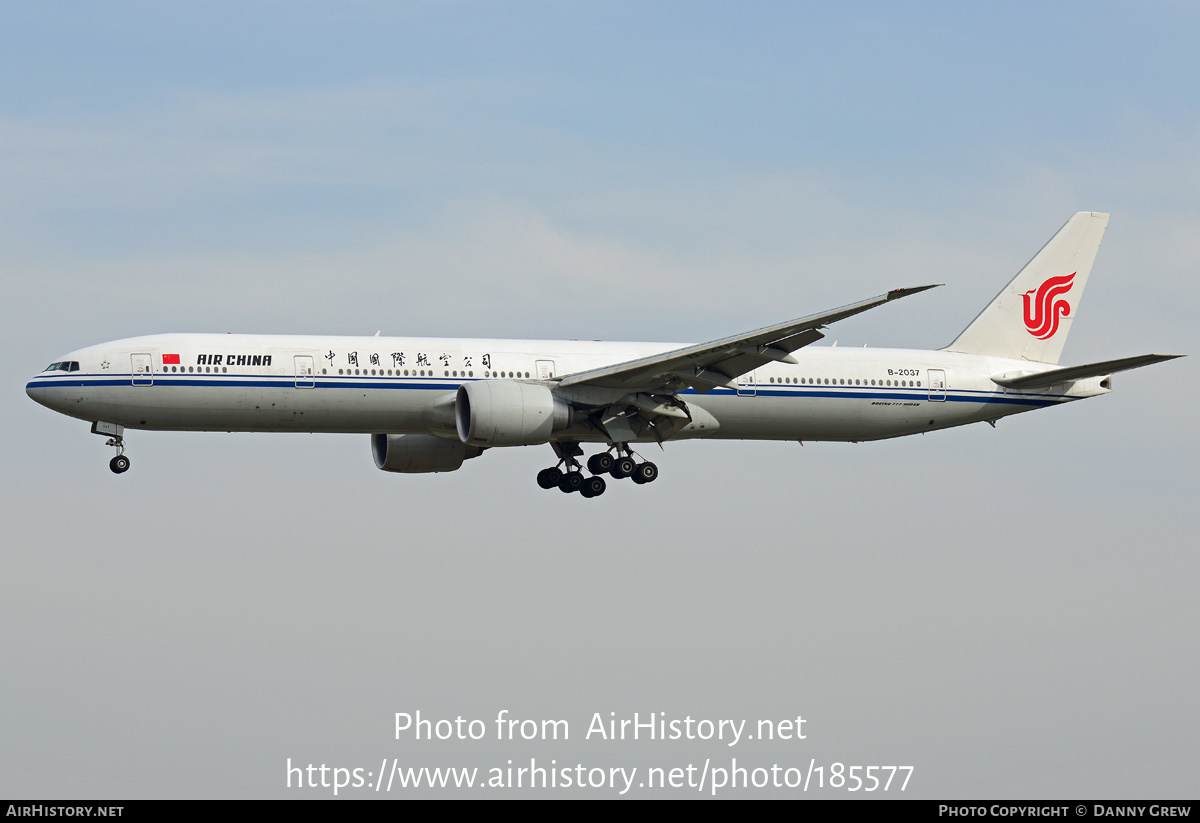 Aircraft Photo of B-2037 | Boeing 777-39L/ER | Air China | AirHistory.net #185577