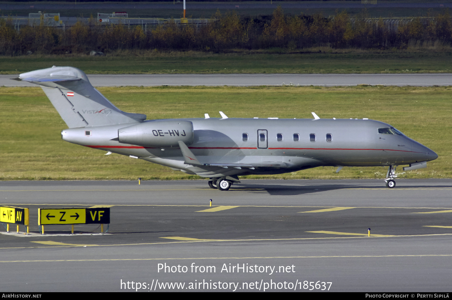 Aircraft Photo of OE-HVJ | Bombardier Challenger 300 (BD-100-1A10) | VistaJet | AirHistory.net #185637