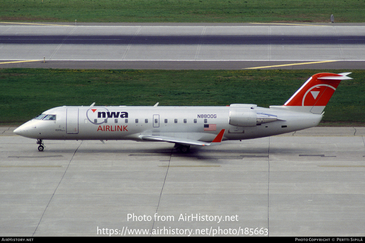 Aircraft Photo of N8800G | Bombardier CRJ-440 (CL-600-2B19) | NWA Airlink | AirHistory.net #185663