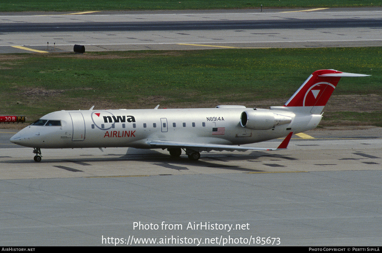 Aircraft Photo of N8914A | Bombardier CRJ-440 (CL-600-2B19) | NWA Airlink | AirHistory.net #185673