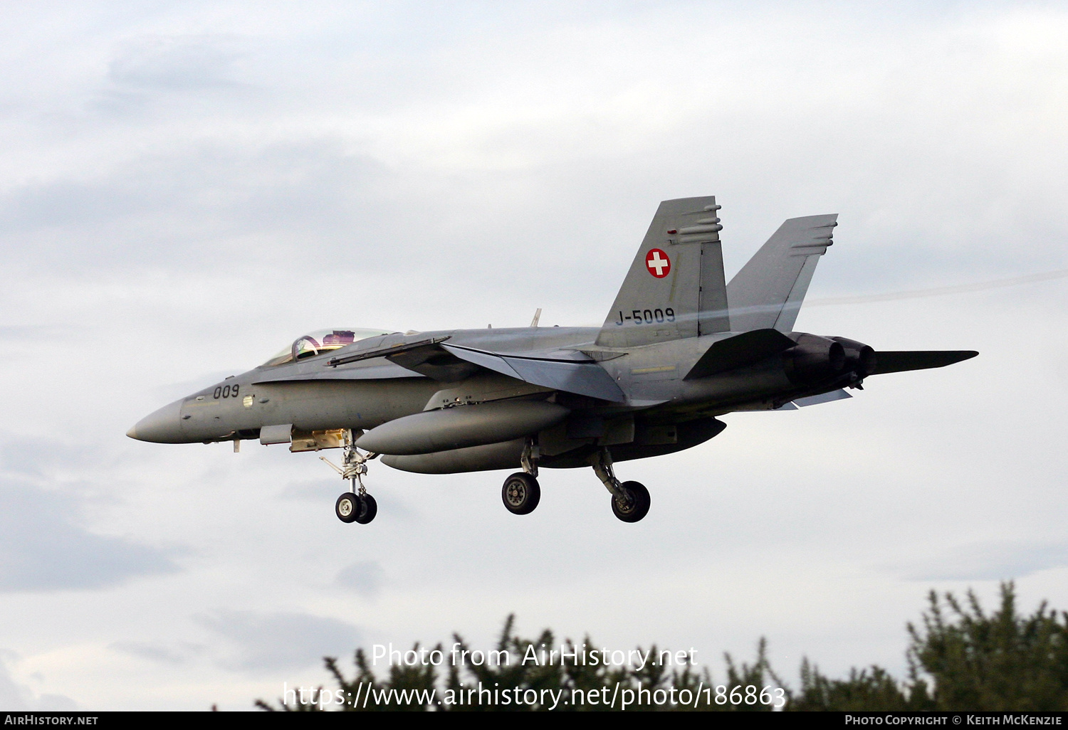 Aircraft Photo of J-5009 | McDonnell Douglas F/A-18C Hornet | Switzerland - Air Force | AirHistory.net #186863