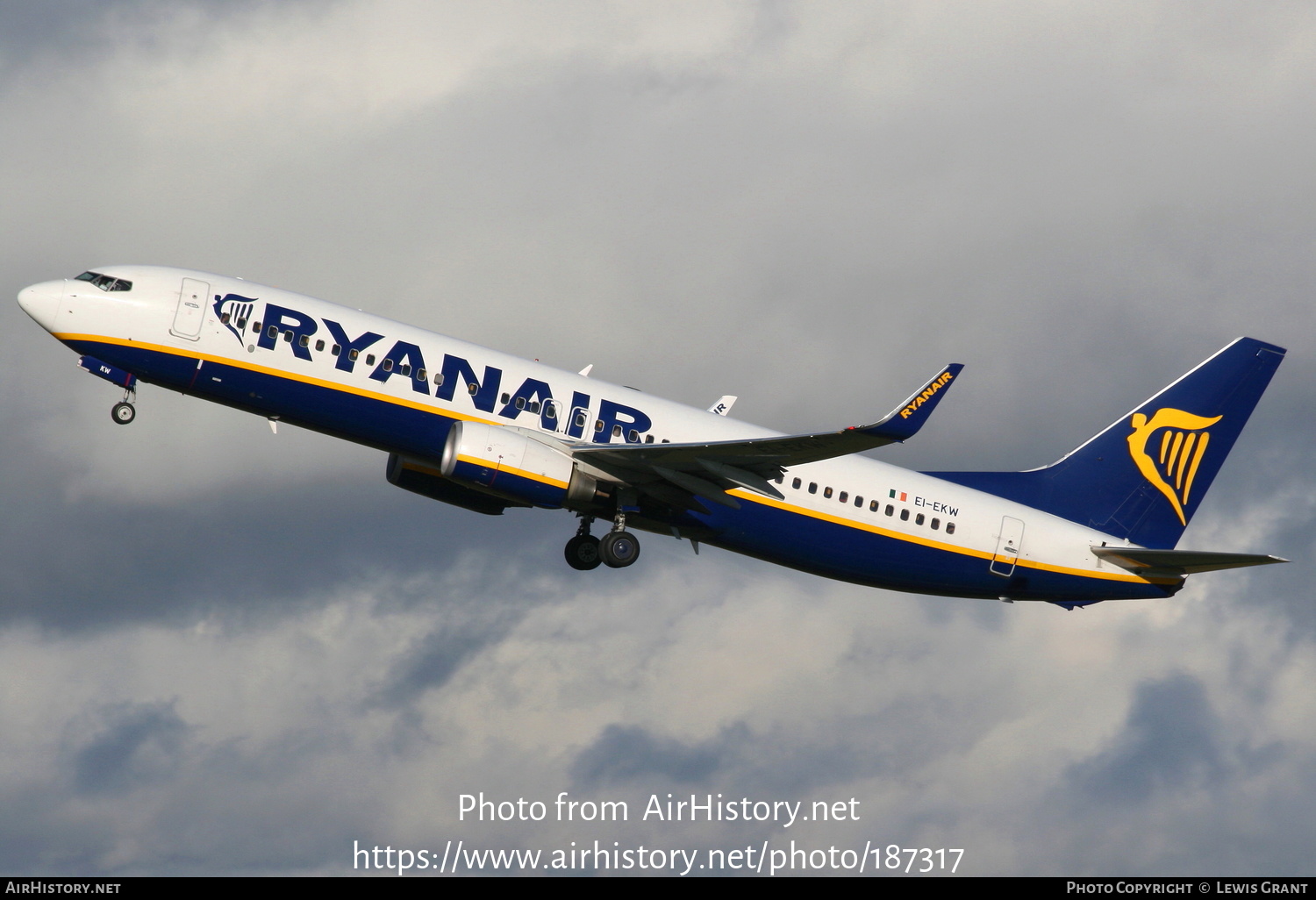 Aircraft Photo of EI-EKW | Boeing 737-8AS | Ryanair | AirHistory.net #187317