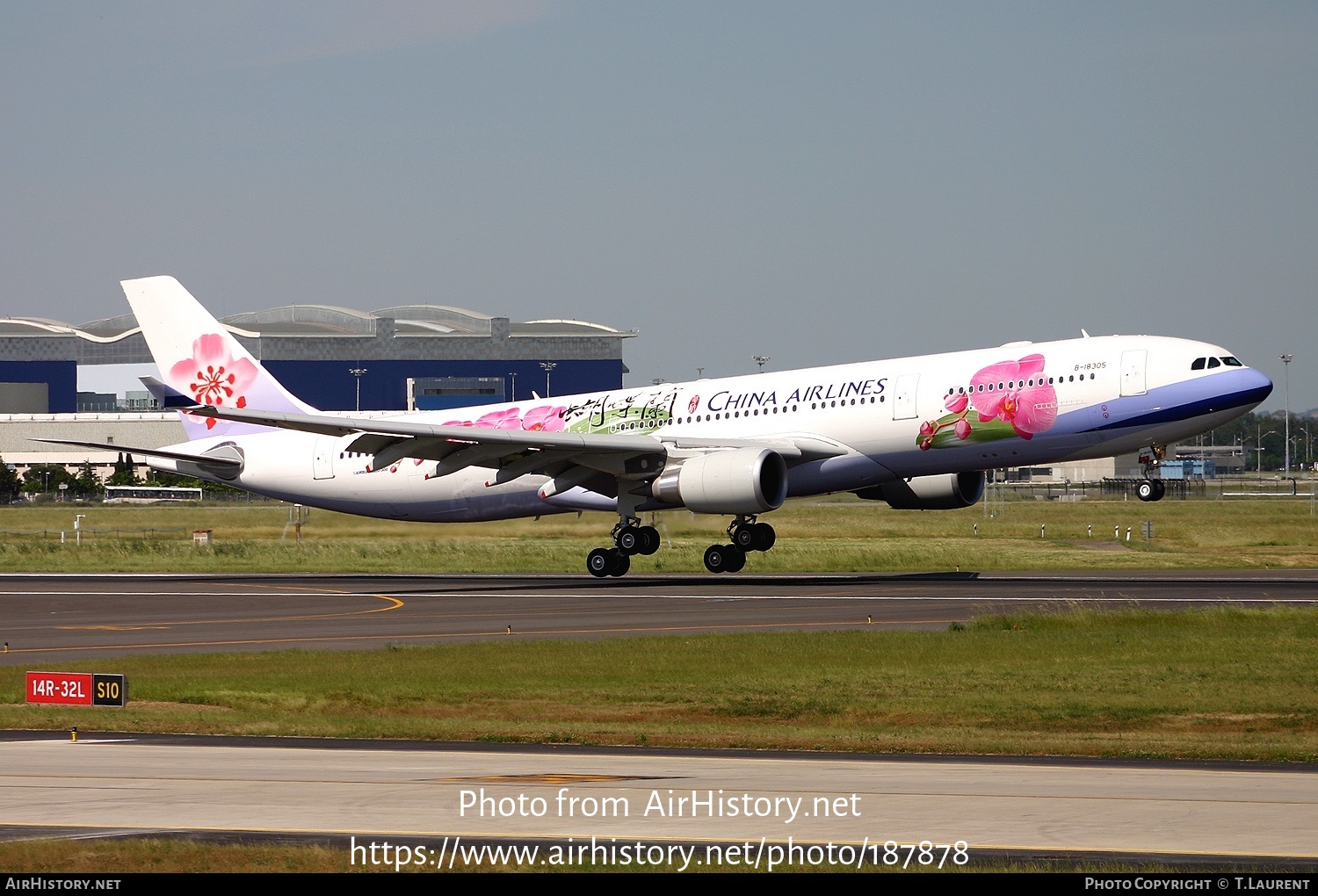 Aircraft Photo of B-18305 | Airbus A330-302 | China Airlines | AirHistory.net #187878