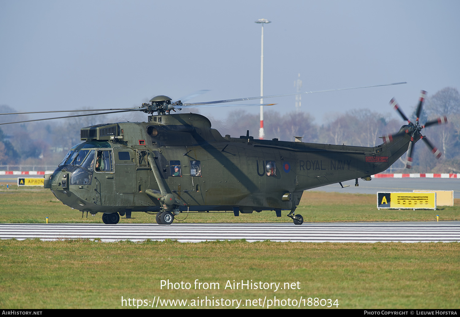 Aircraft Photo of ZA295 | Westland WS-61 Sea King HC4+ | UK - Navy | AirHistory.net #188034