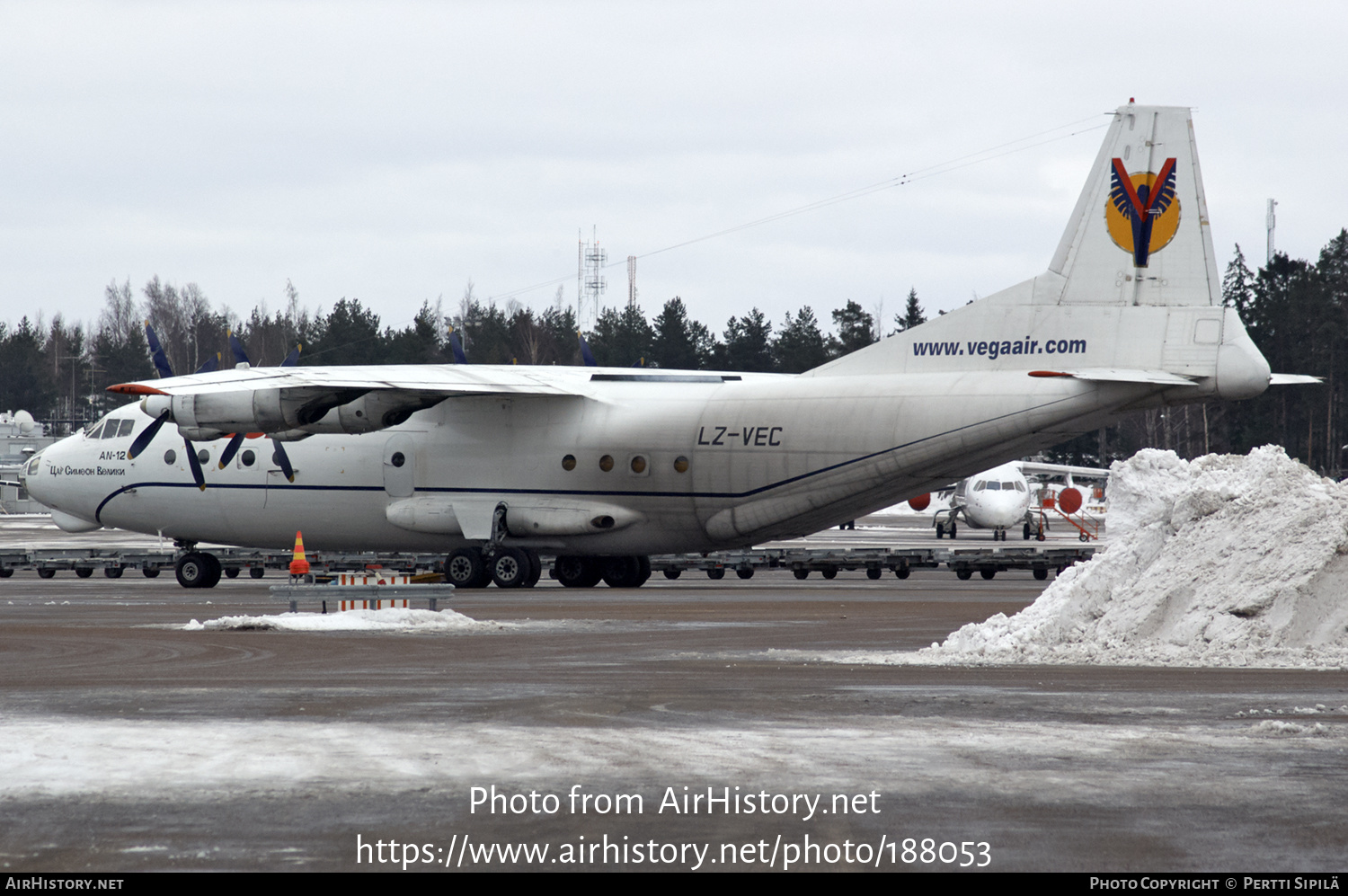 Aircraft Photo of LZ-VEC | Antonov An-12BP | Vega Airlines | AirHistory.net #188053