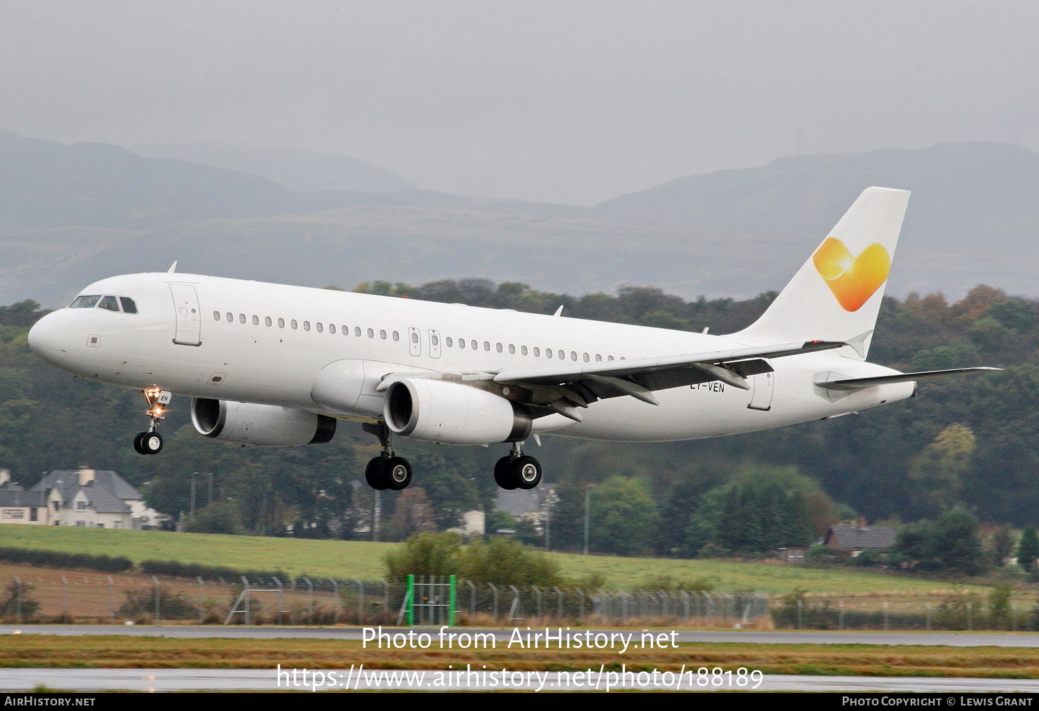 Aircraft Photo of LY-VEN | Airbus A320-233 | Thomas Cook Airlines | AirHistory.net #188189