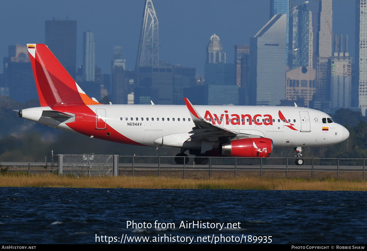 Aircraft Photo of N694AV | Airbus A319-132 | Avianca | AirHistory.net #189935