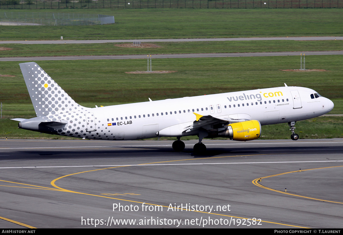 Aircraft Photo of EC-LAB | Airbus A320-214 | Vueling Airlines | AirHistory.net #192582