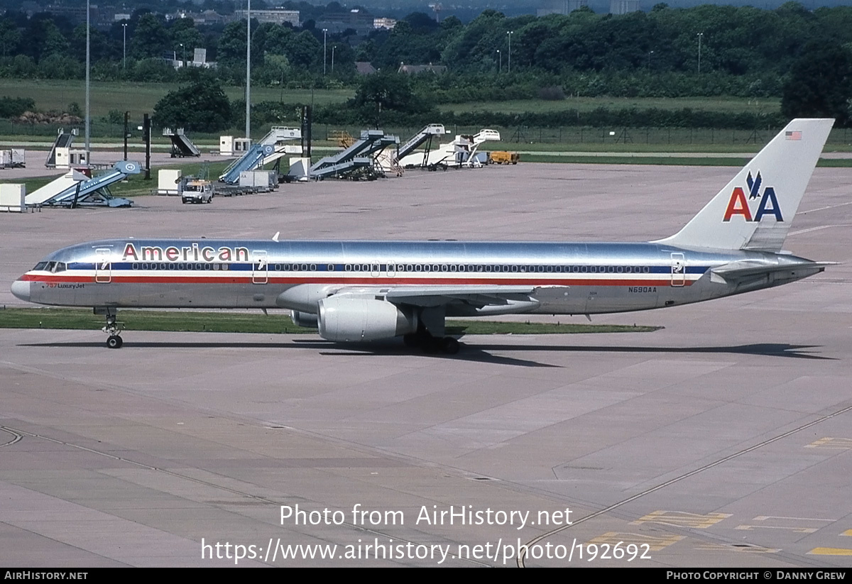 Aircraft Photo of N690AA | Boeing 757-223 | American Airlines | AirHistory.net #192692