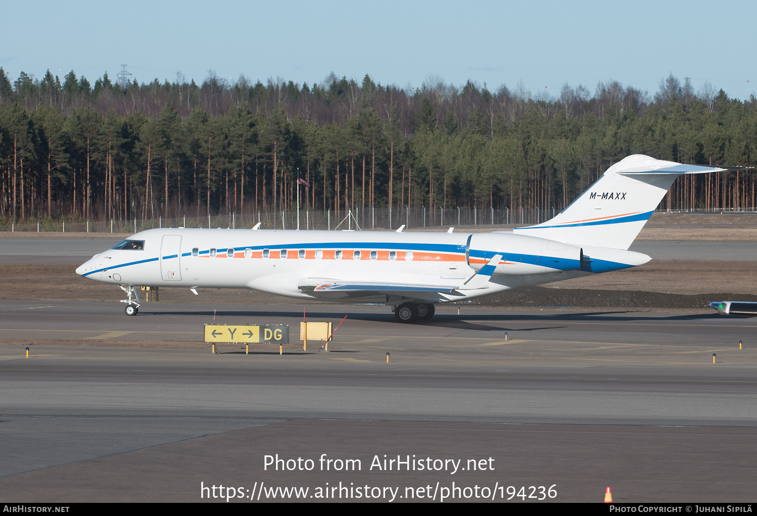 Aircraft Photo of M-MAXX | Bombardier Global 6000 (BD-700-1A10) | AirHistory.net #194236