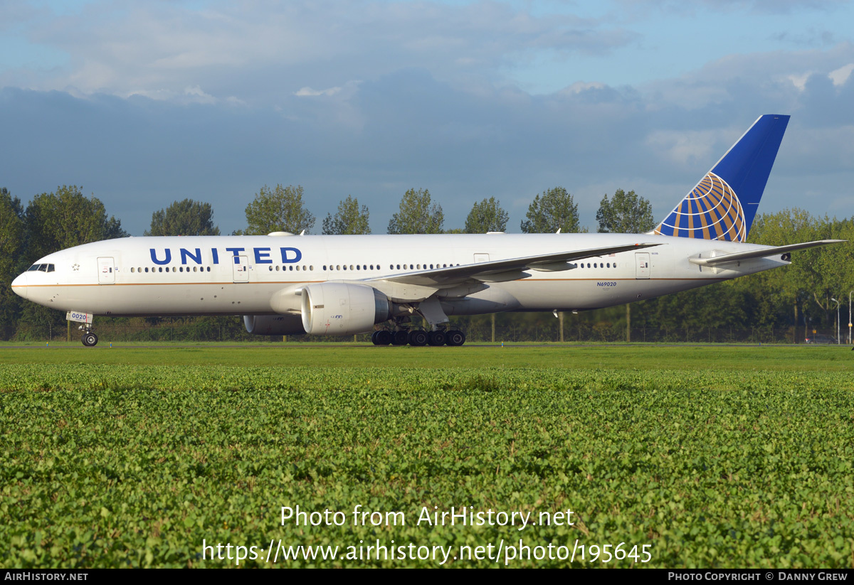 Aircraft Photo of N69020 | Boeing 777-224/ER | United Airlines | AirHistory.net #195645