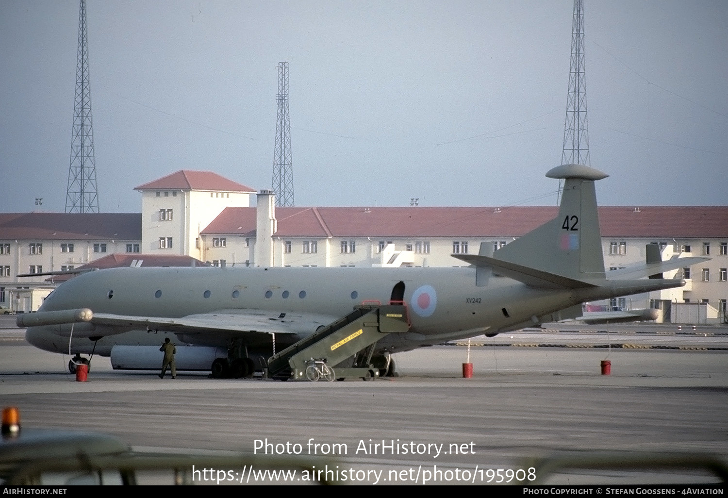 Aircraft Photo of XV242 | Hawker Siddeley HS-801 Nimrod MR.2P | UK - Air Force | AirHistory.net #195908