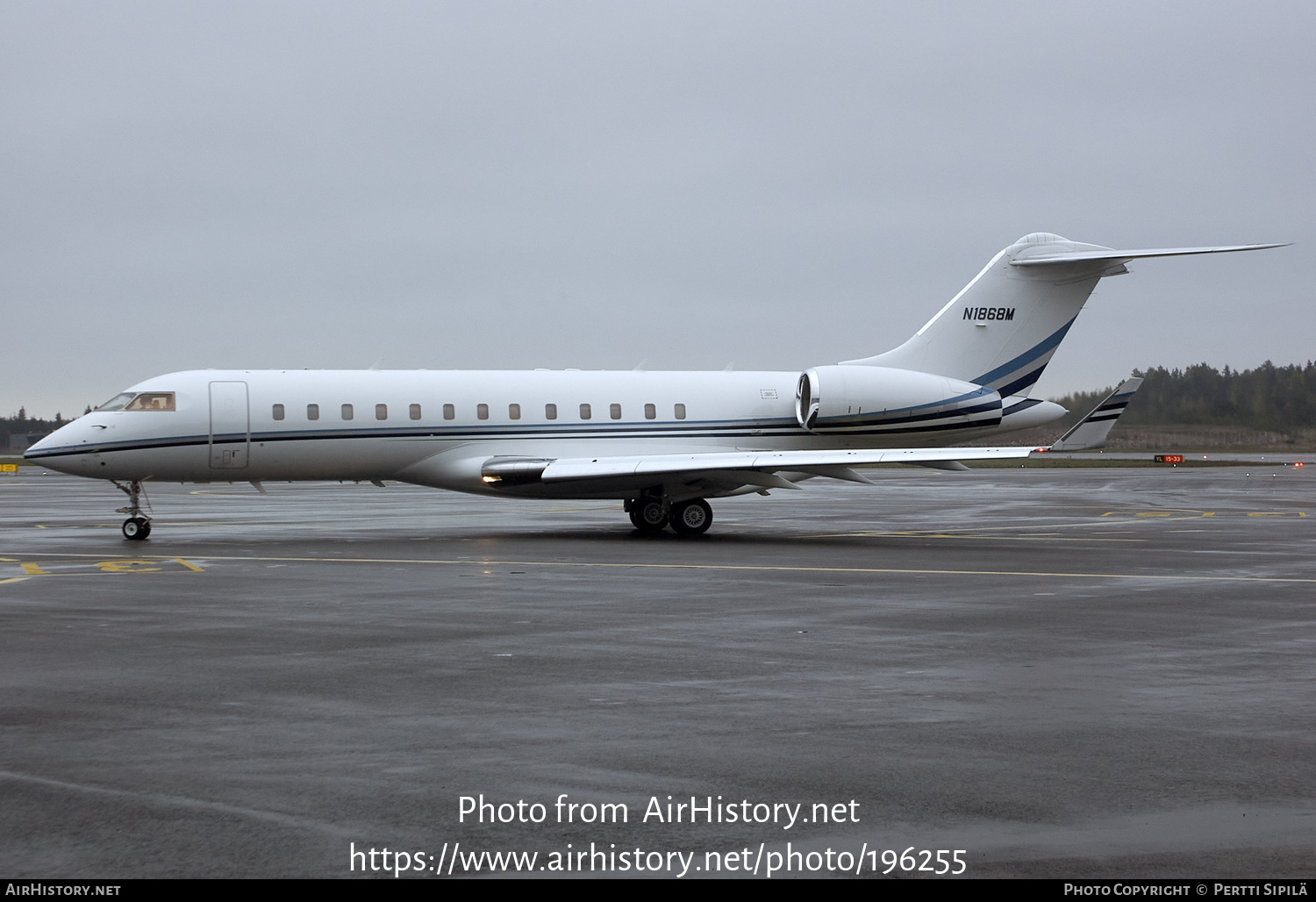 Aircraft Photo of N1868M | Bombardier Global Express (BD-700-1A10) | AirHistory.net #196255