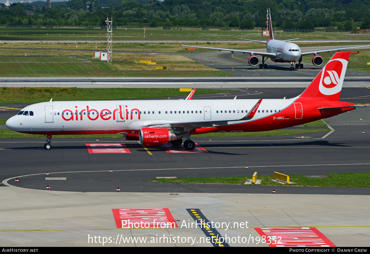 Aircraft Photo of D-ABCL | Airbus A321-211 | Air Berlin | AirHistory.net #198352