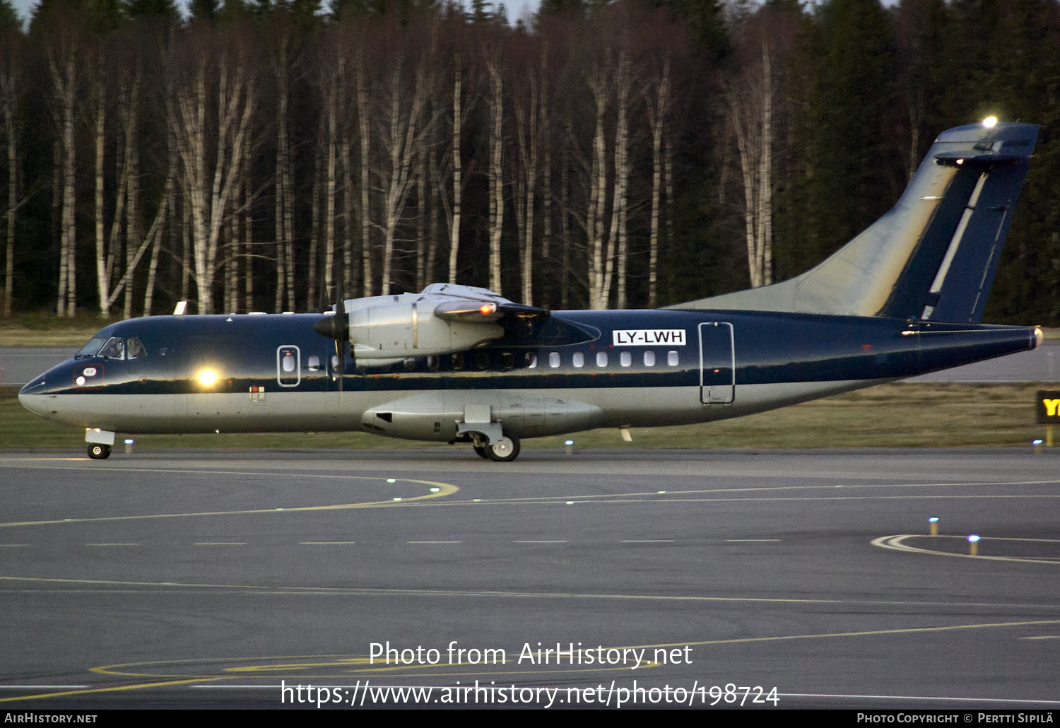 Aircraft Photo of LY-LWH | ATR ATR-42-300 | AirHistory.net #198724