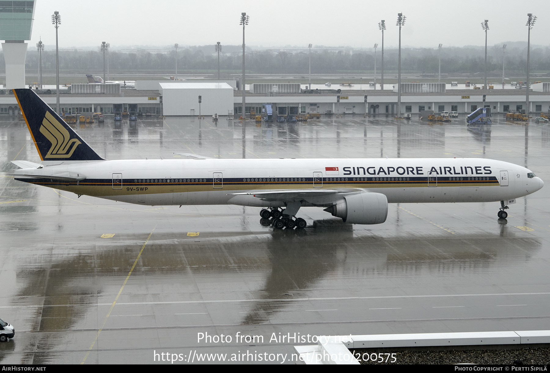 Aircraft Photo of 9V-SWP | Boeing 777-312/ER | Singapore Airlines | AirHistory.net #200575