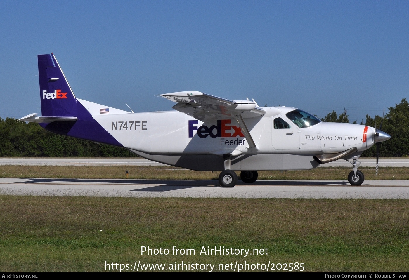 Aircraft Photo of N747FE | Cessna 208B Super Cargomaster | FedEx Feeder | AirHistory.net #202585