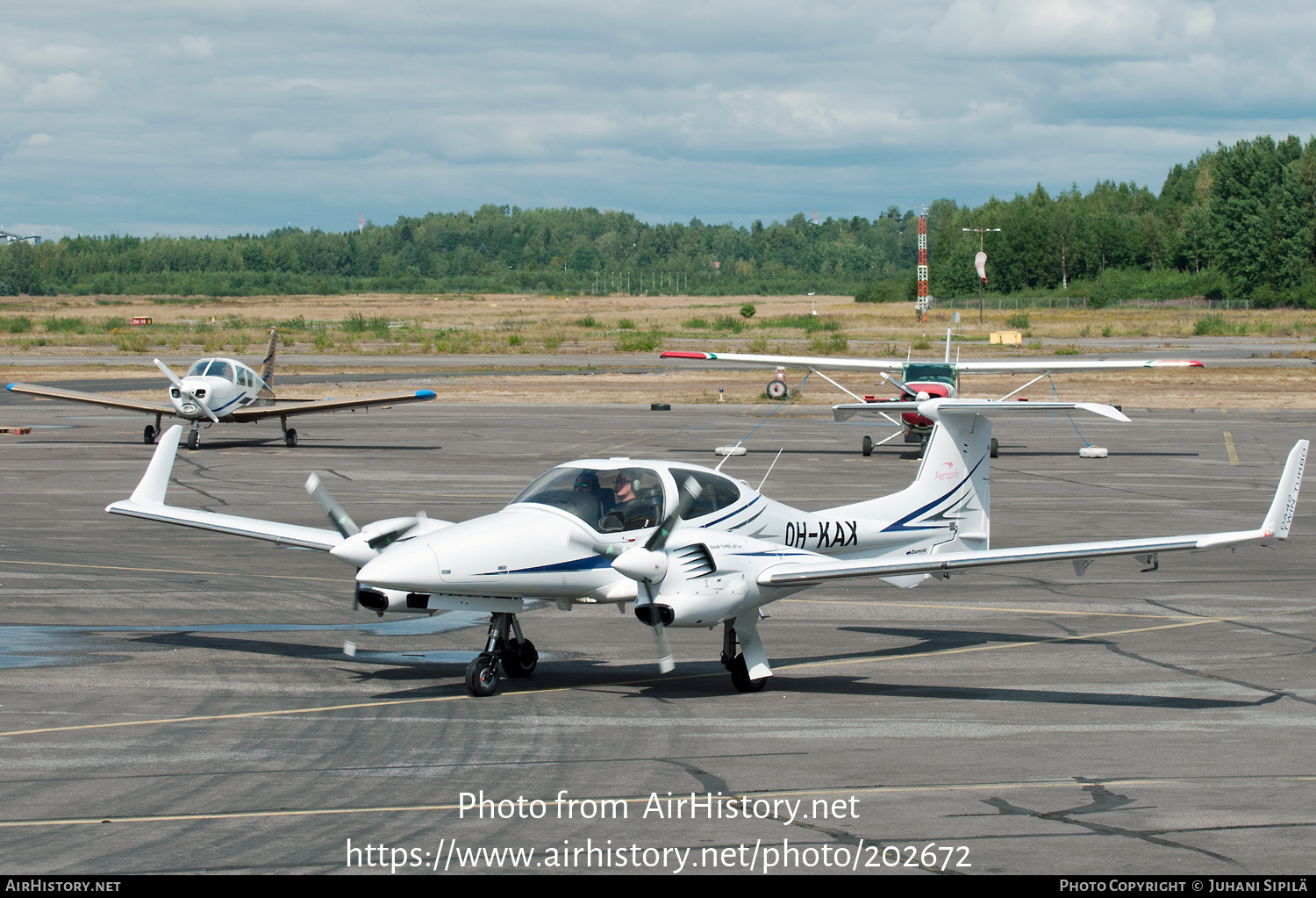 Aircraft Photo of OH-KAX | Diamond DA42 NG Twin Star | Aeropole | AirHistory.net #202672