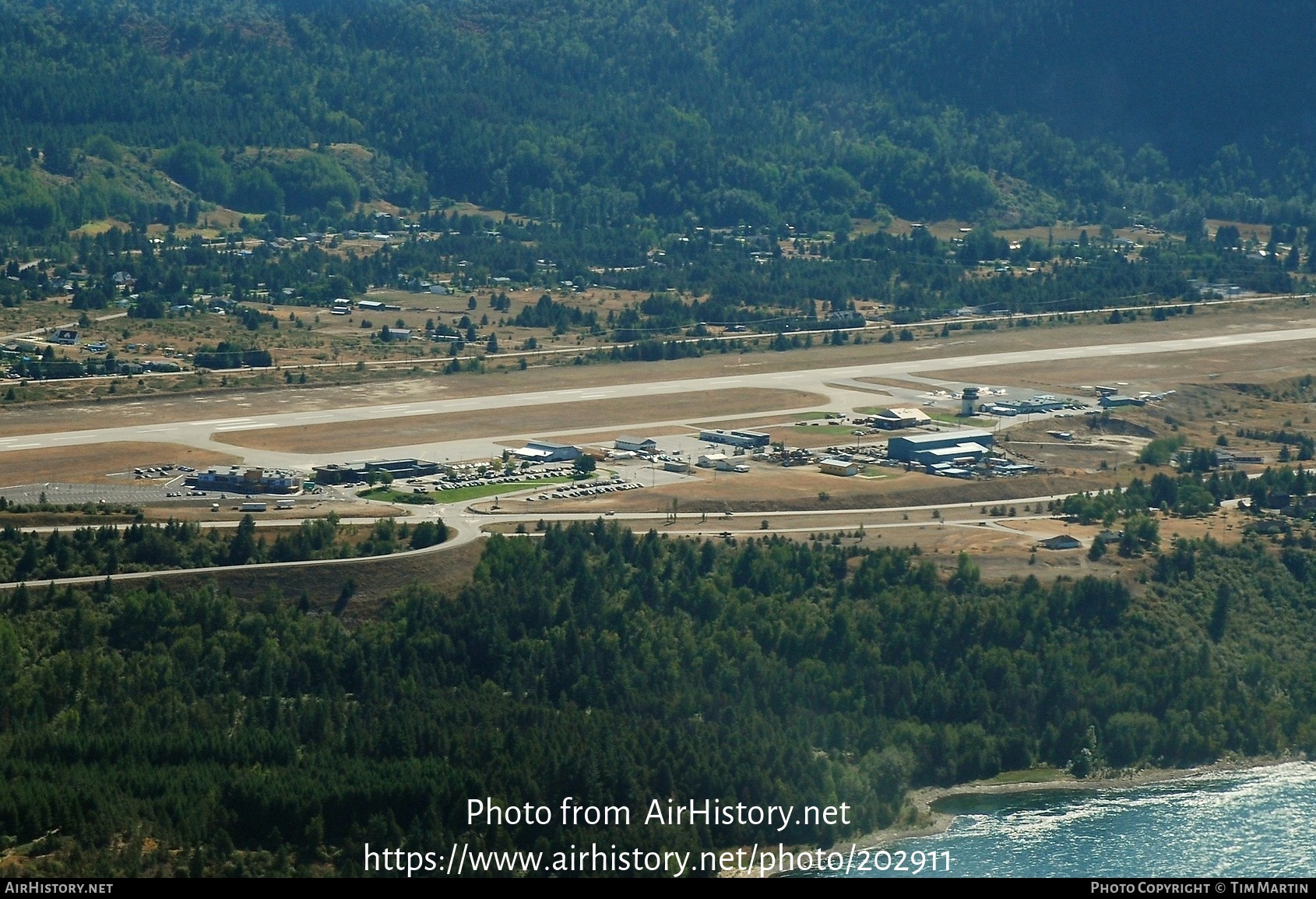 Airport photo of Castlegar - West Kootenay Regional (CYCG / YCG) in British Columbia, Canada | AirHistory.net #202911