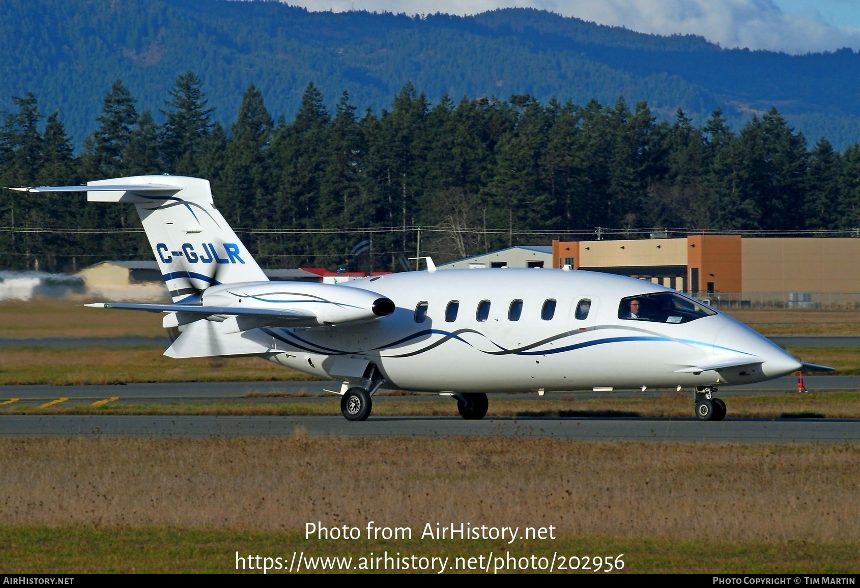 Aircraft Photo of C-GJLR | Piaggio P-180 Avanti | AirHistory.net #202956