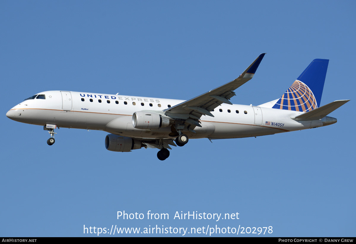 Aircraft Photo of N140SY | Embraer 175LR (ERJ-170-200LR) | United Express | AirHistory.net #202978