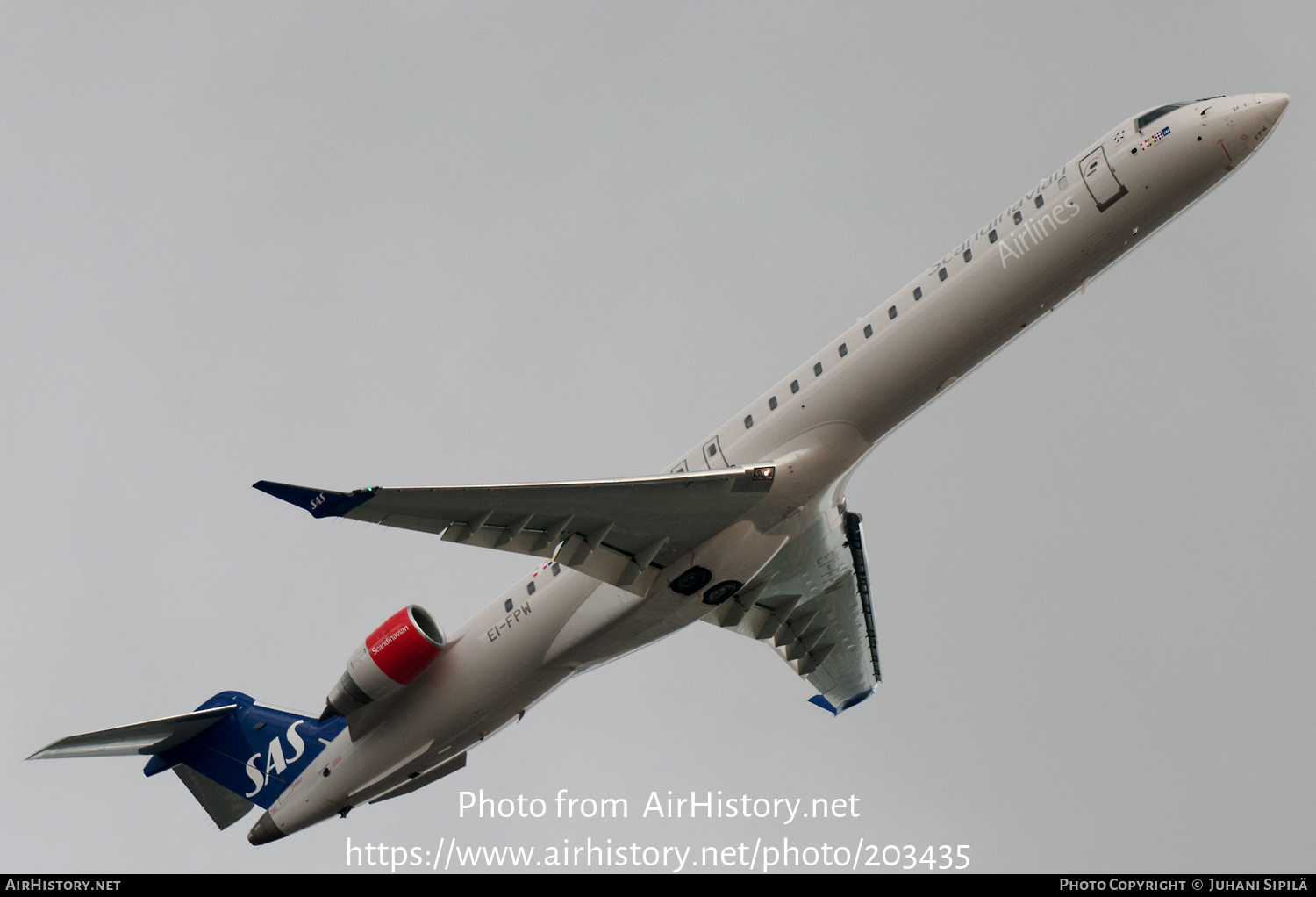 Aircraft Photo of EI-FPW | Bombardier CRJ-900LR (CL-600-2D24) | Scandinavian Airlines - SAS | AirHistory.net #203435