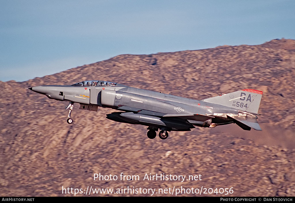 Aircraft Photo of 68-0584 / AF68-584 | McDonnell Douglas RF-4C Phantom II | USA - Air Force | AirHistory.net #204056