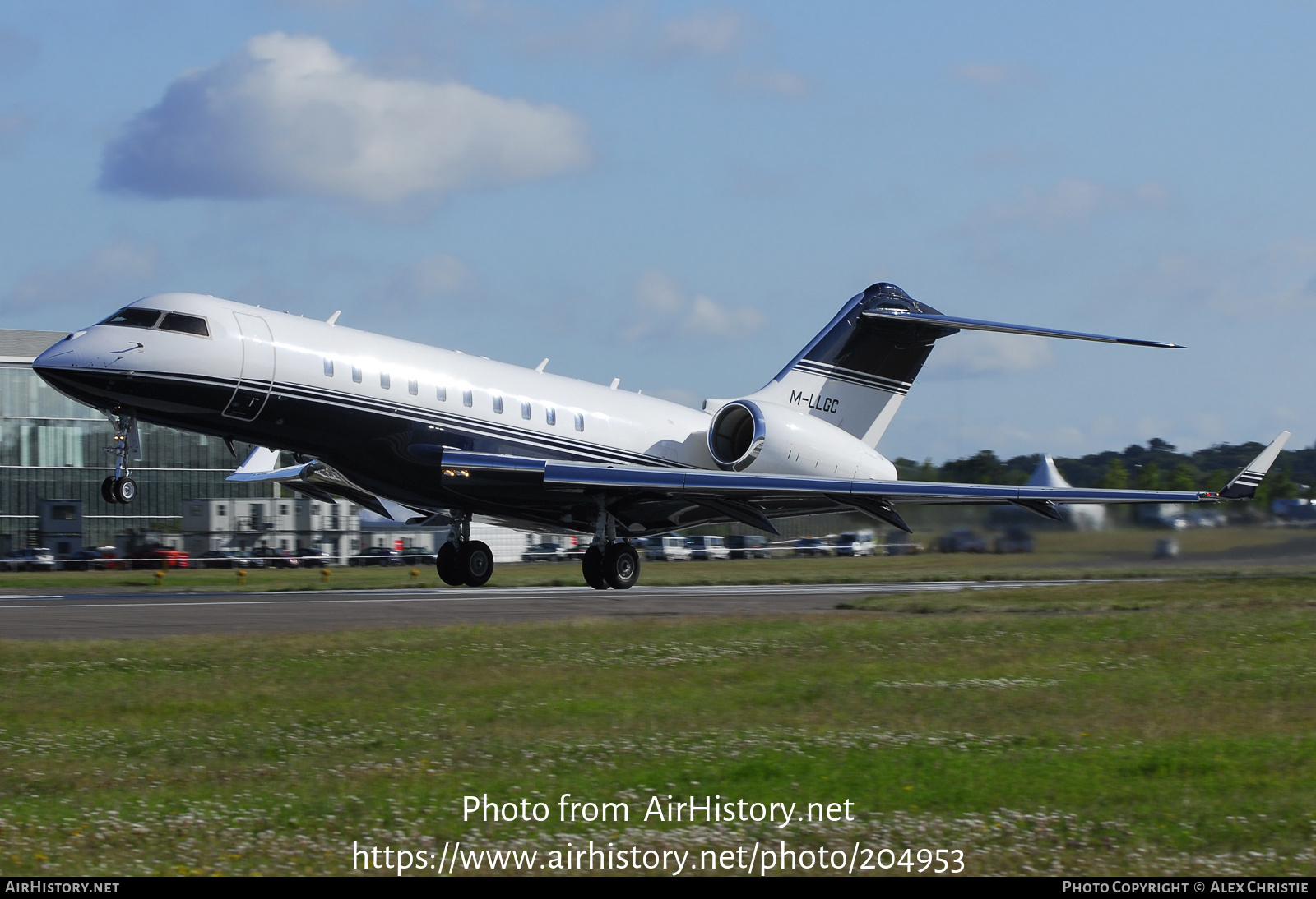 Aircraft Photo of M-LLGC | Bombardier Global Express (BD-700-1A10) | AirHistory.net #204953