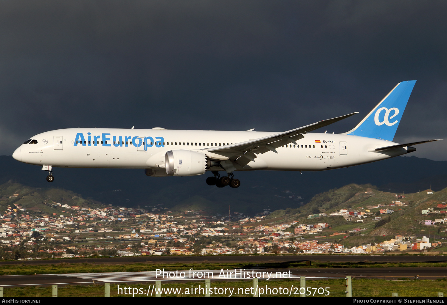 Aircraft Photo of EC-MTI | Boeing 787-9 Dreamliner | Air Europa | AirHistory.net #205705