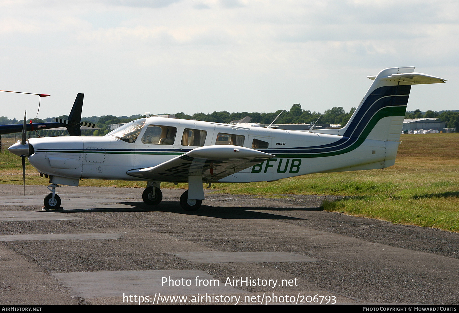 Aircraft Photo of G-BFUB | Piper PA-32RT-300 Lance II | AirHistory.net #206793