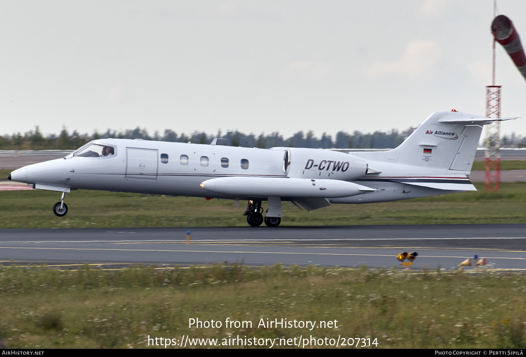 Aircraft Photo of D-CTWO | Gates Learjet 35A | Air Alliance | AirHistory.net #207314